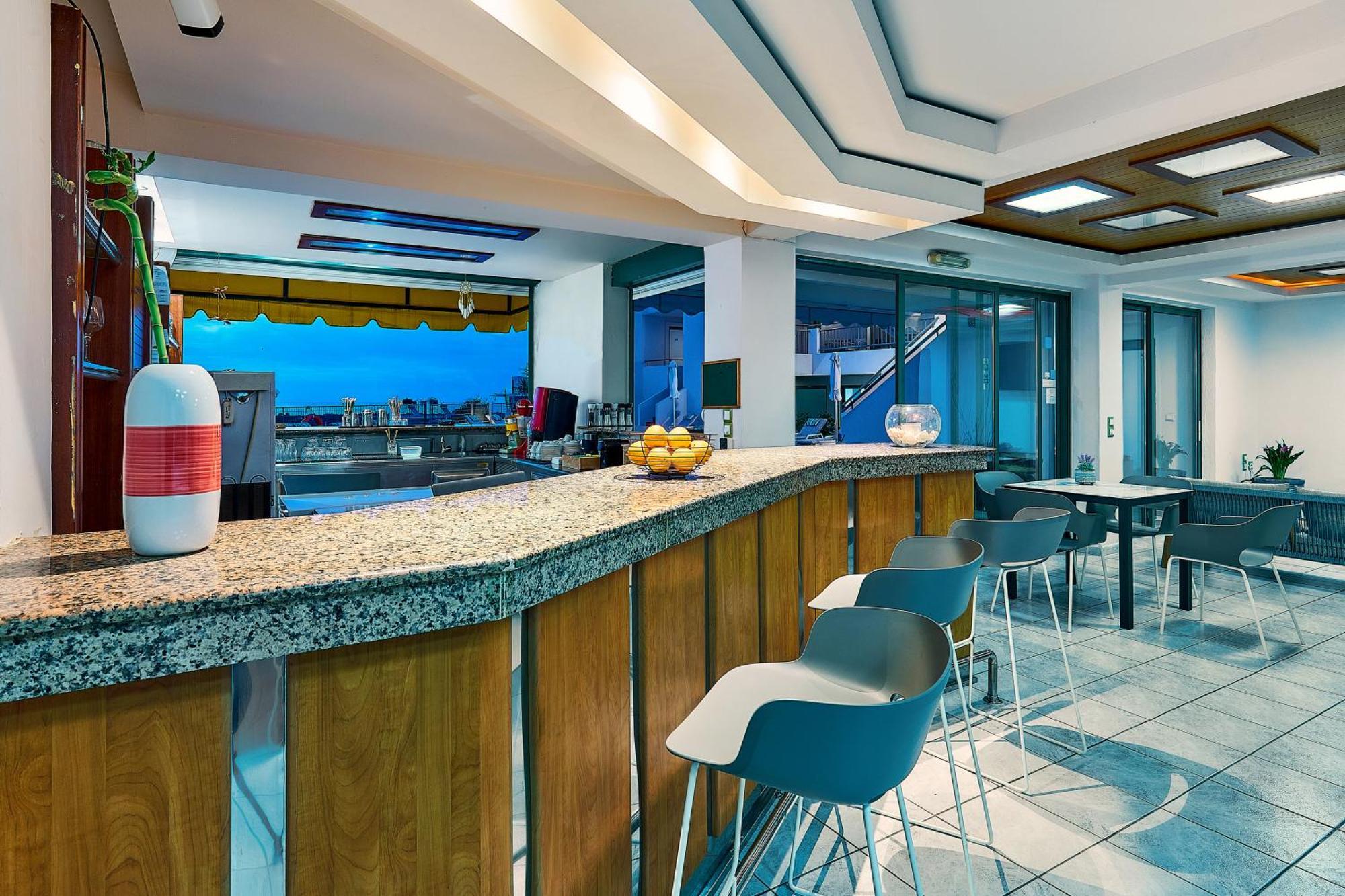 Bella Vista Hotel "By Checkin" Herszonisszosz Kültér fotó